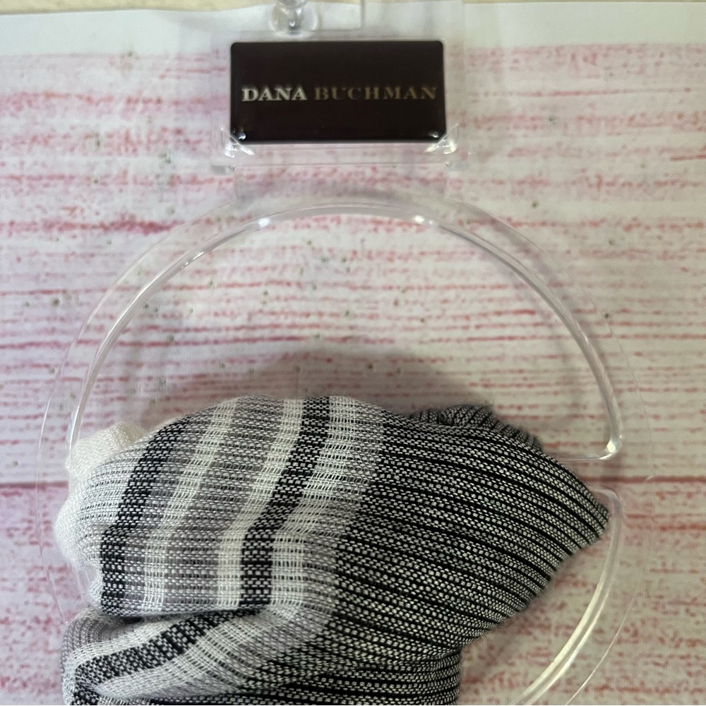 Dana Buchman NWT Black White Grey Silver Metallic‎ Scarf Size OS - Picture 4 of 6